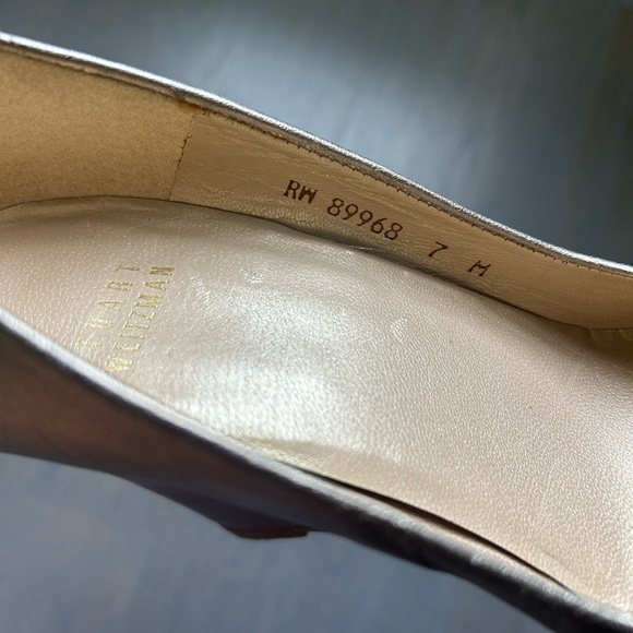 Stuart Weitzman Lille Metallic Gold Peep Toe Wedges Wood Stacked Heel - Picture 7 of 8